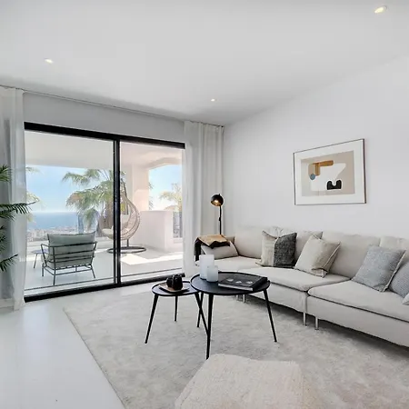 2 Bedroom @estepona Hills With Sea View! *