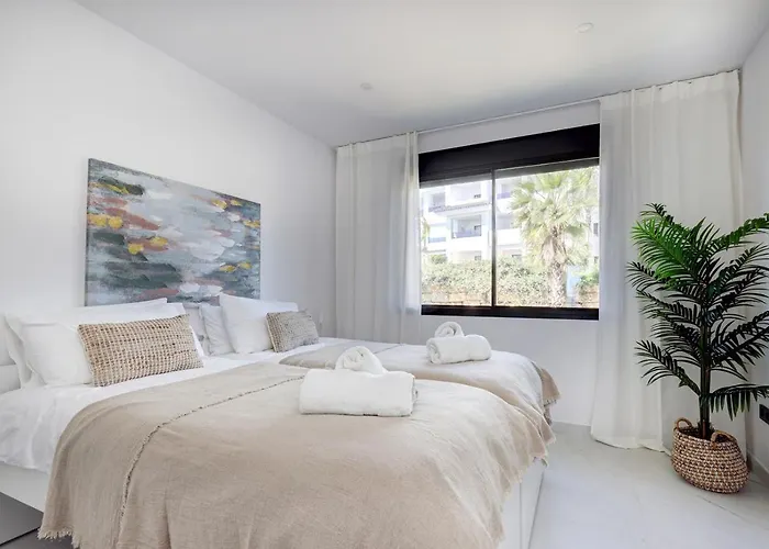 2 Bedroom @estepona Hills With Sea View!