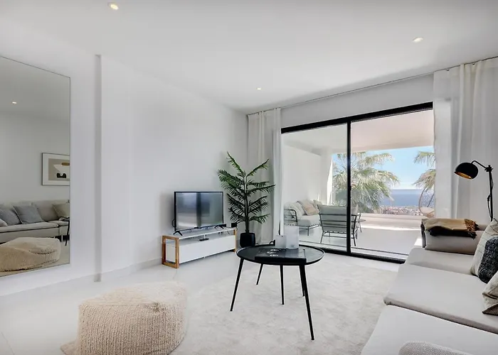 아파트 2 Bedroom @estepona Hills With Sea View! 에스테포나