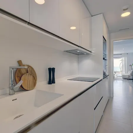 2 Bedroom @estepona Hills With Sea View!