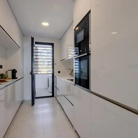 2 Bedroom @estepona Hills With Sea View! Estepona