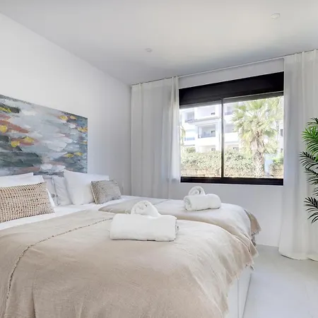 2 Bedroom @estepona Hills With Sea View!